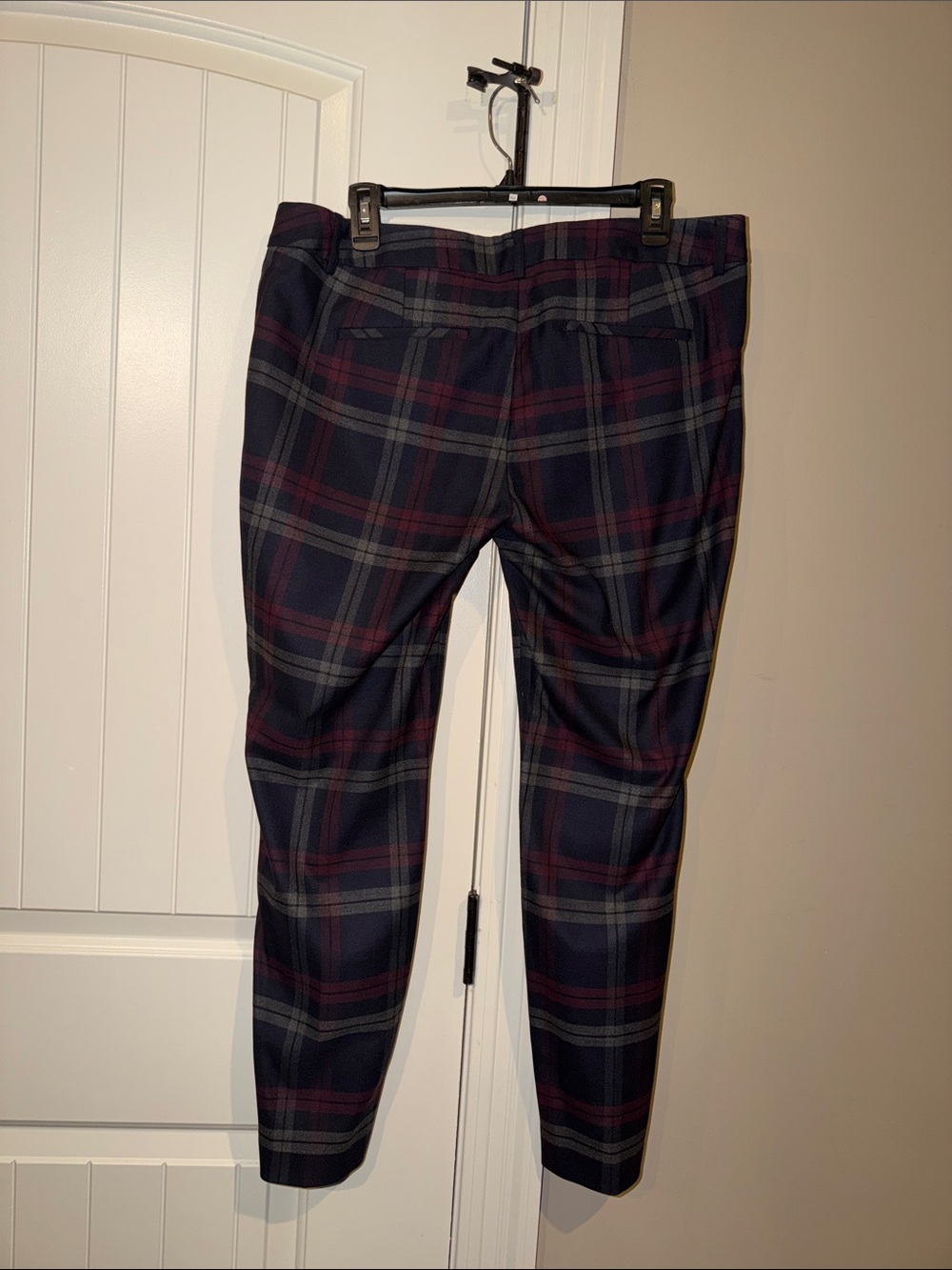 Women Suit - Picture 9 of 10